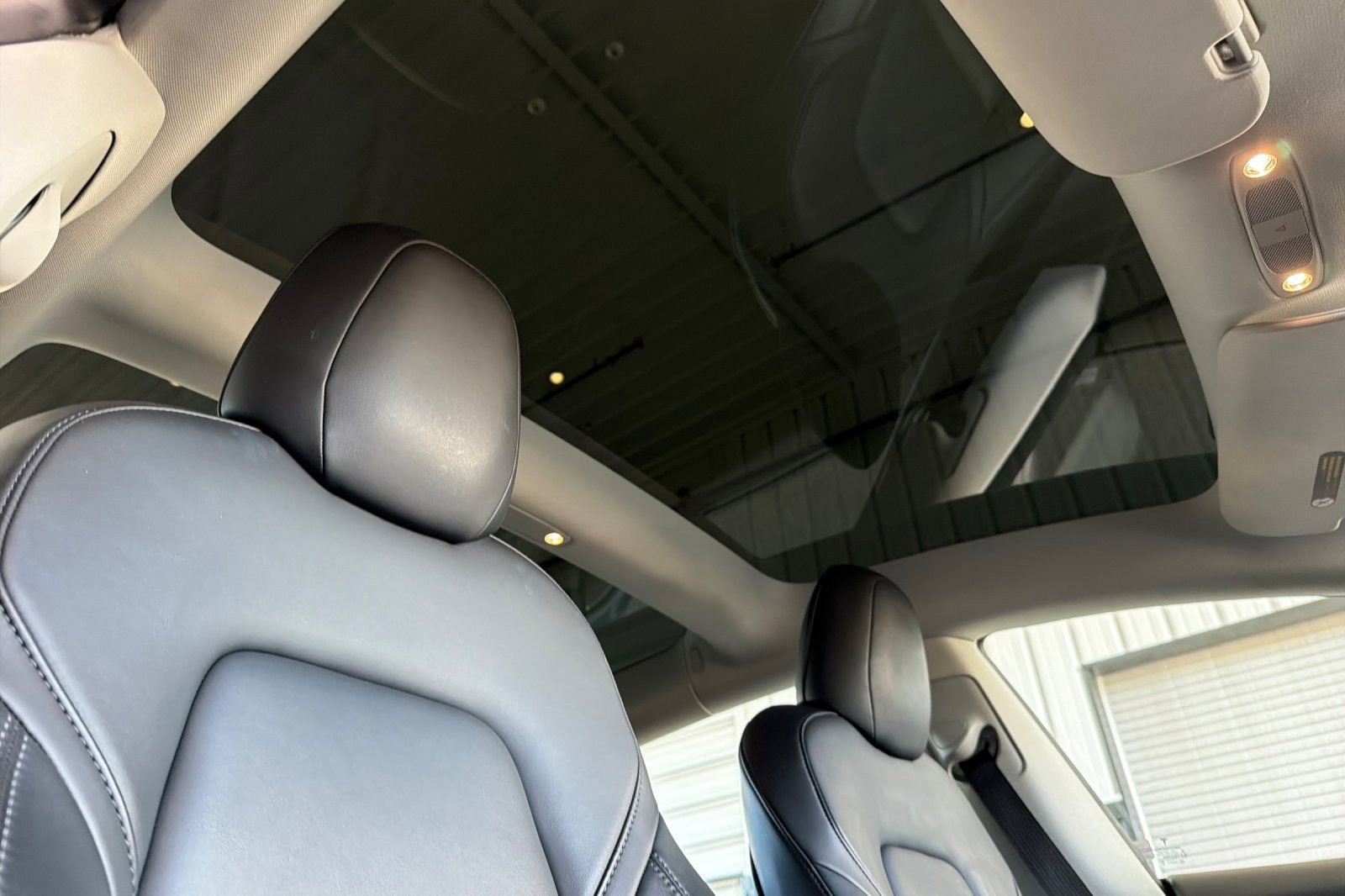 Used 2022 Tesla Model 3 Long Range AWD/4WD image 17