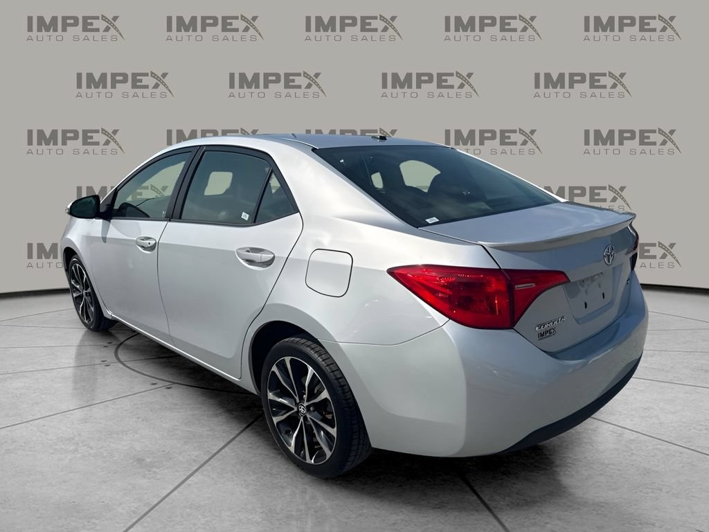 Used 2017 Toyota Corolla SE FWD image 2