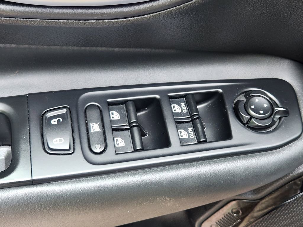 Used 2018 Jeep Renegade Altitude w/ Safety & Security Group FWD image 14