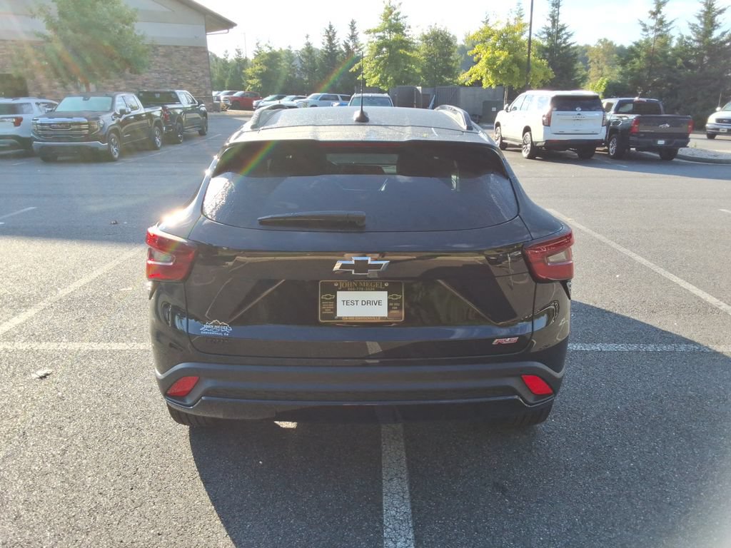 New 2026 Chevrolet Trax RS w/ Sunroof Package FWD image 6