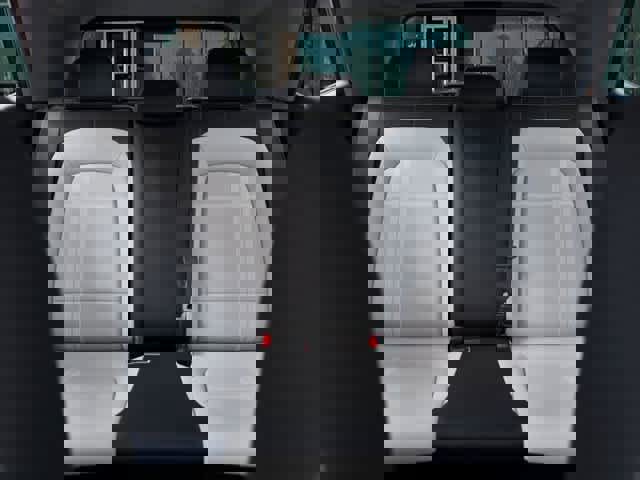 Used 2025 Hyundai Venue SEL image 12