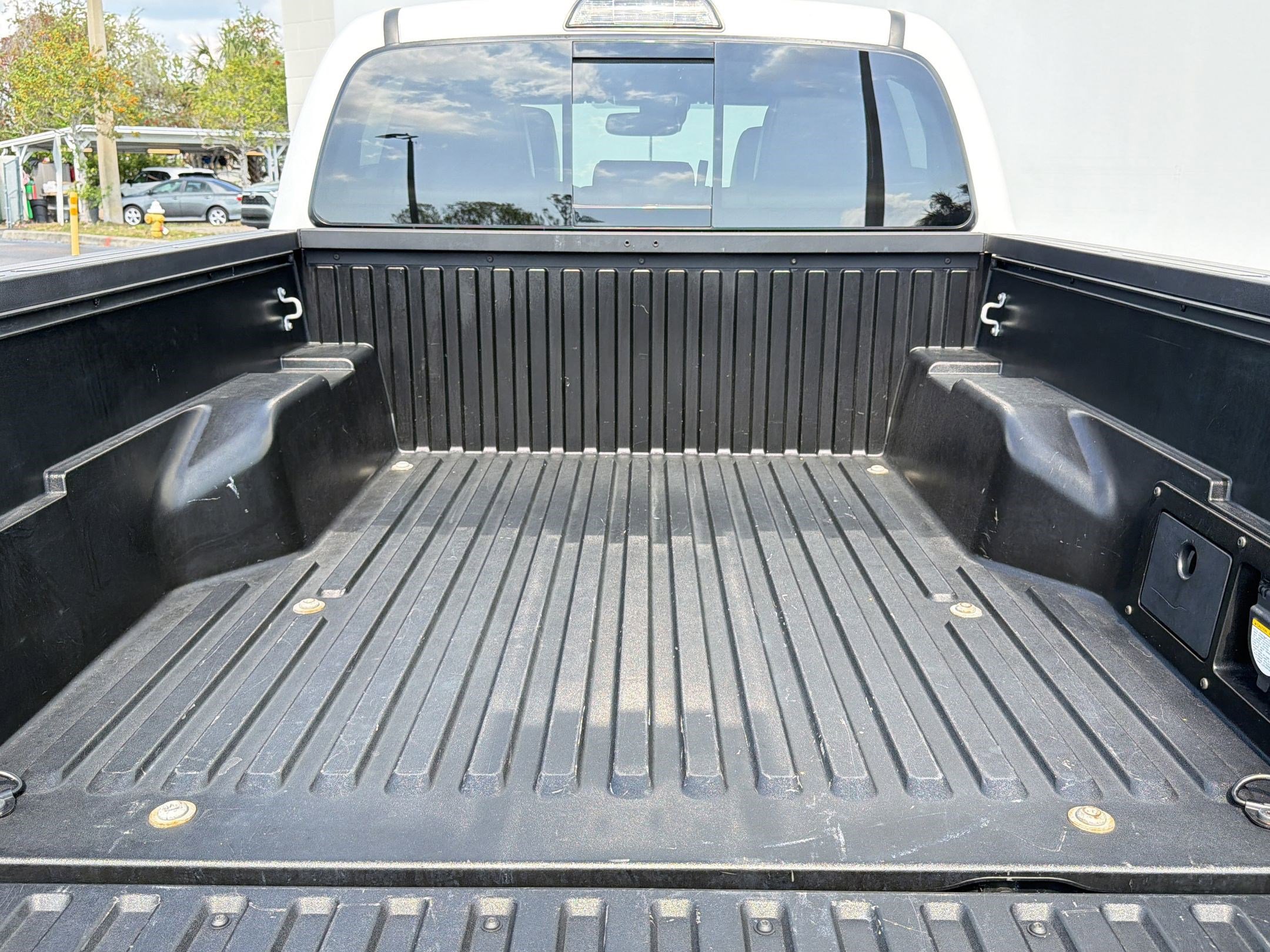 Used 2019 Toyota Tacoma Limited image 30