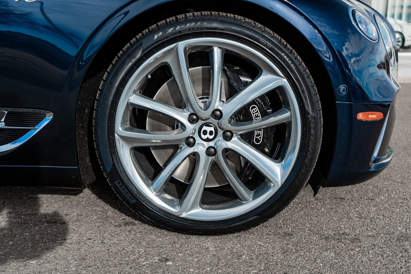 Used 2022 Bentley Continental GT image 23