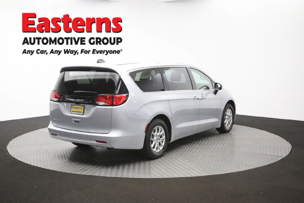 Used 2023 Chrysler Voyager LX FWD image 44