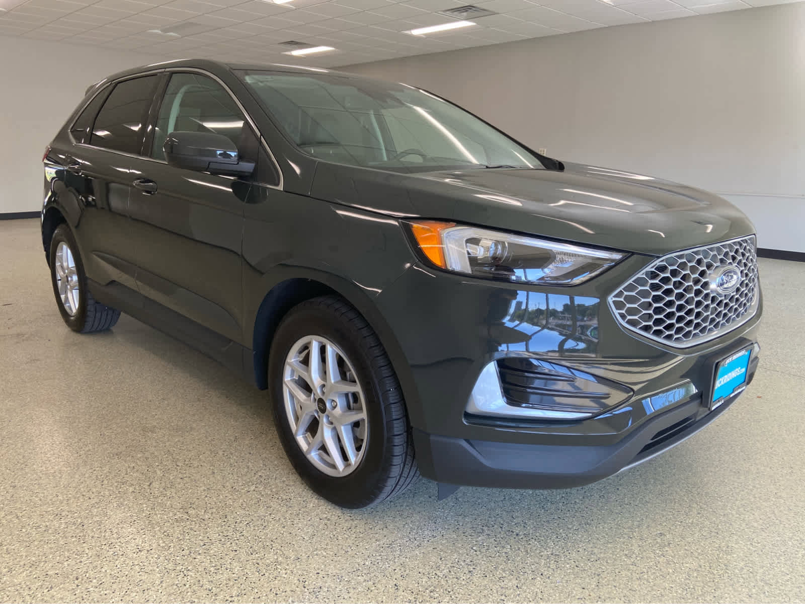 Used 2024 Ford Edge SEL image 5