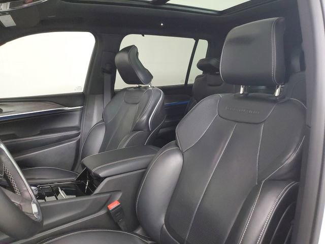 Used 2021 Jeep Grand Cherokee L Overland w/ Luxury Tech Group IV image 24