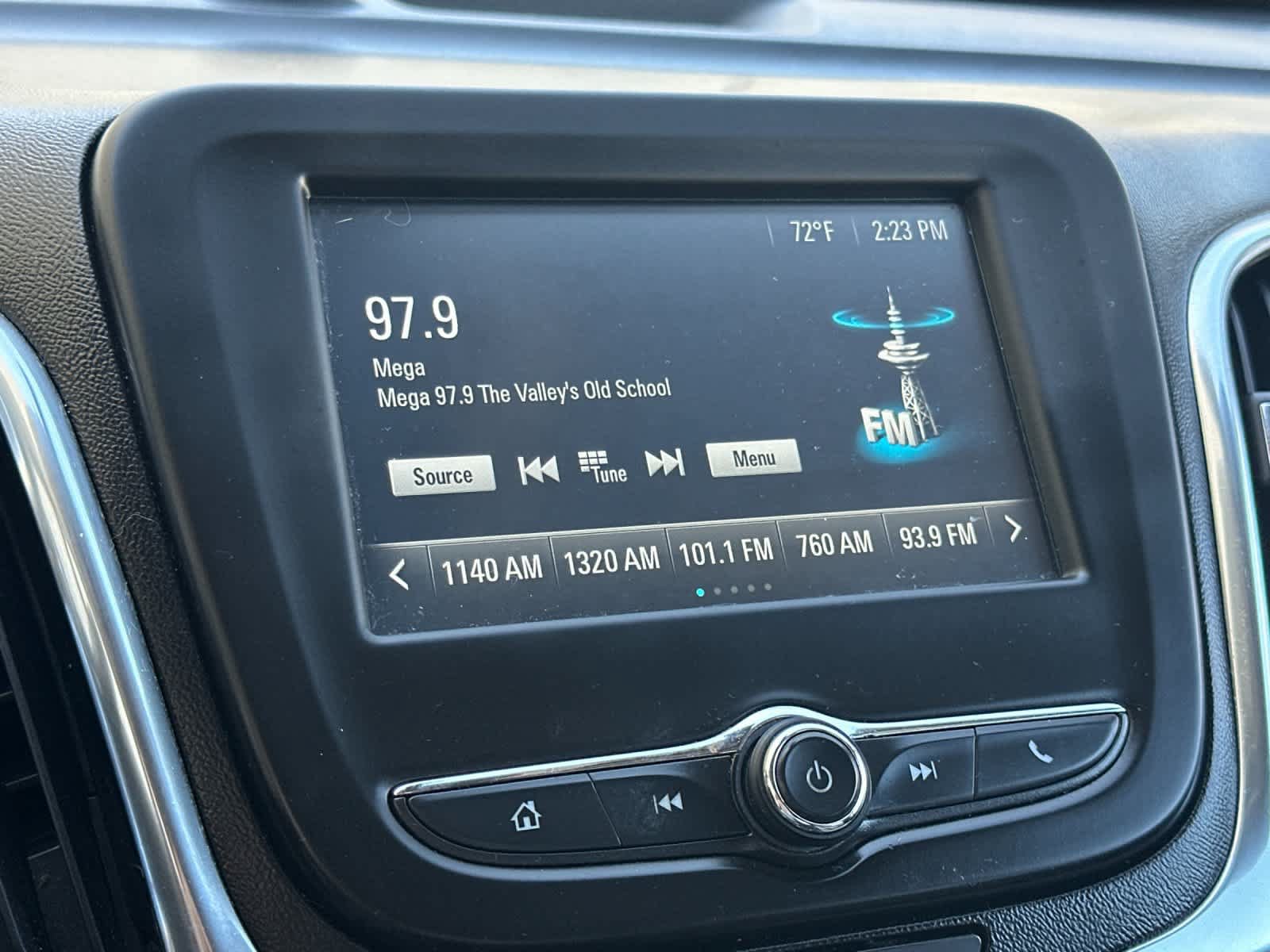 Used 2018 Chevrolet Equinox LT FWD image 19