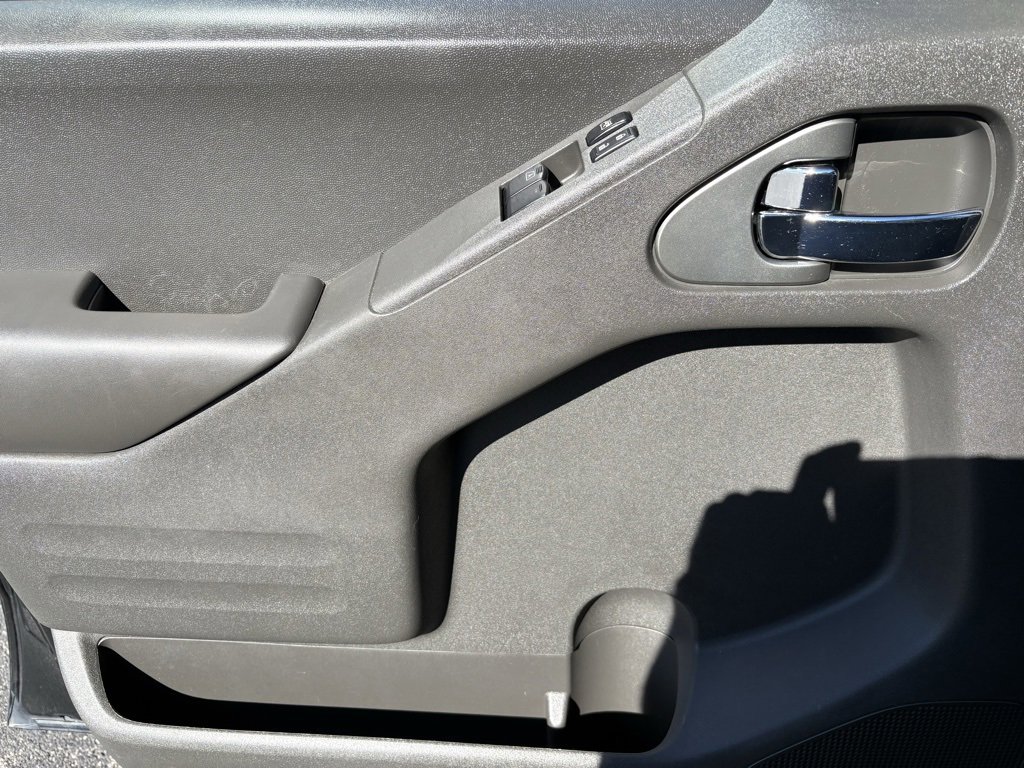 Used 2020 Nissan Frontier S image 17