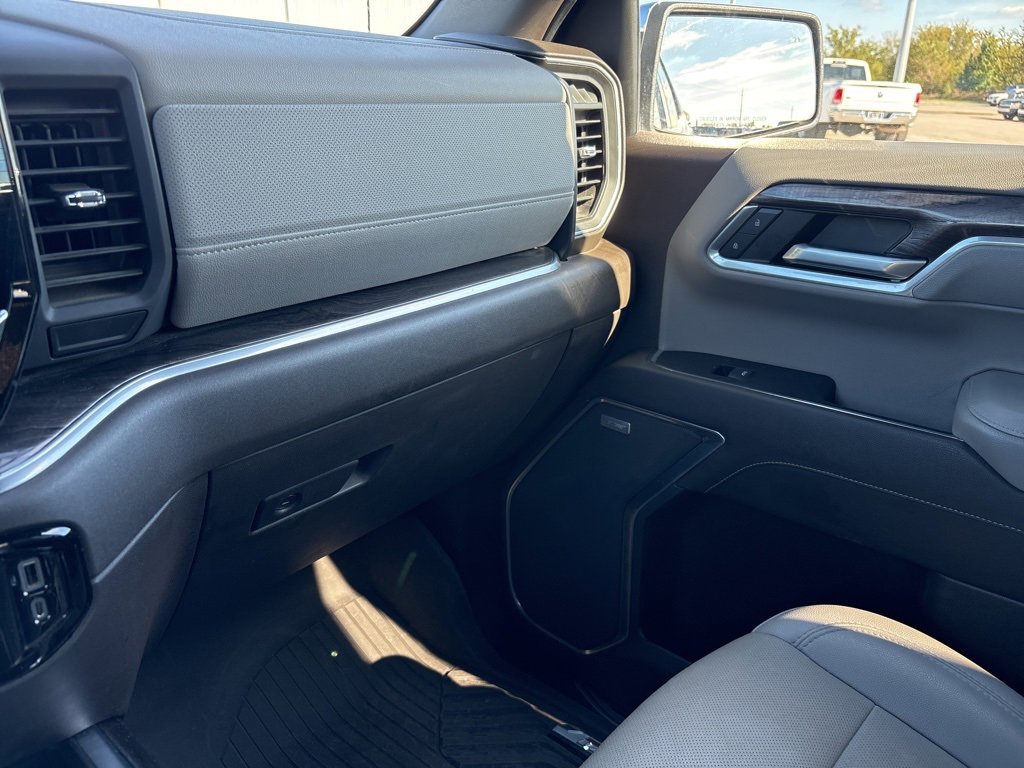 Used 2022 Chevrolet Silverado 1500 LTZ image 23