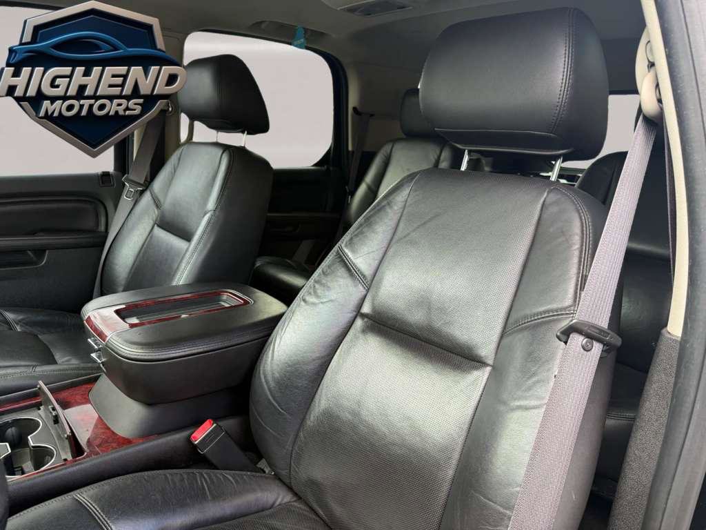 Used 2012 Cadillac Escalade Luxury AWD/4WD image 13
