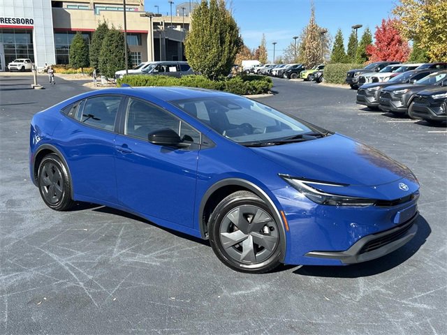 Used 2024 Toyota Prius LE image 2