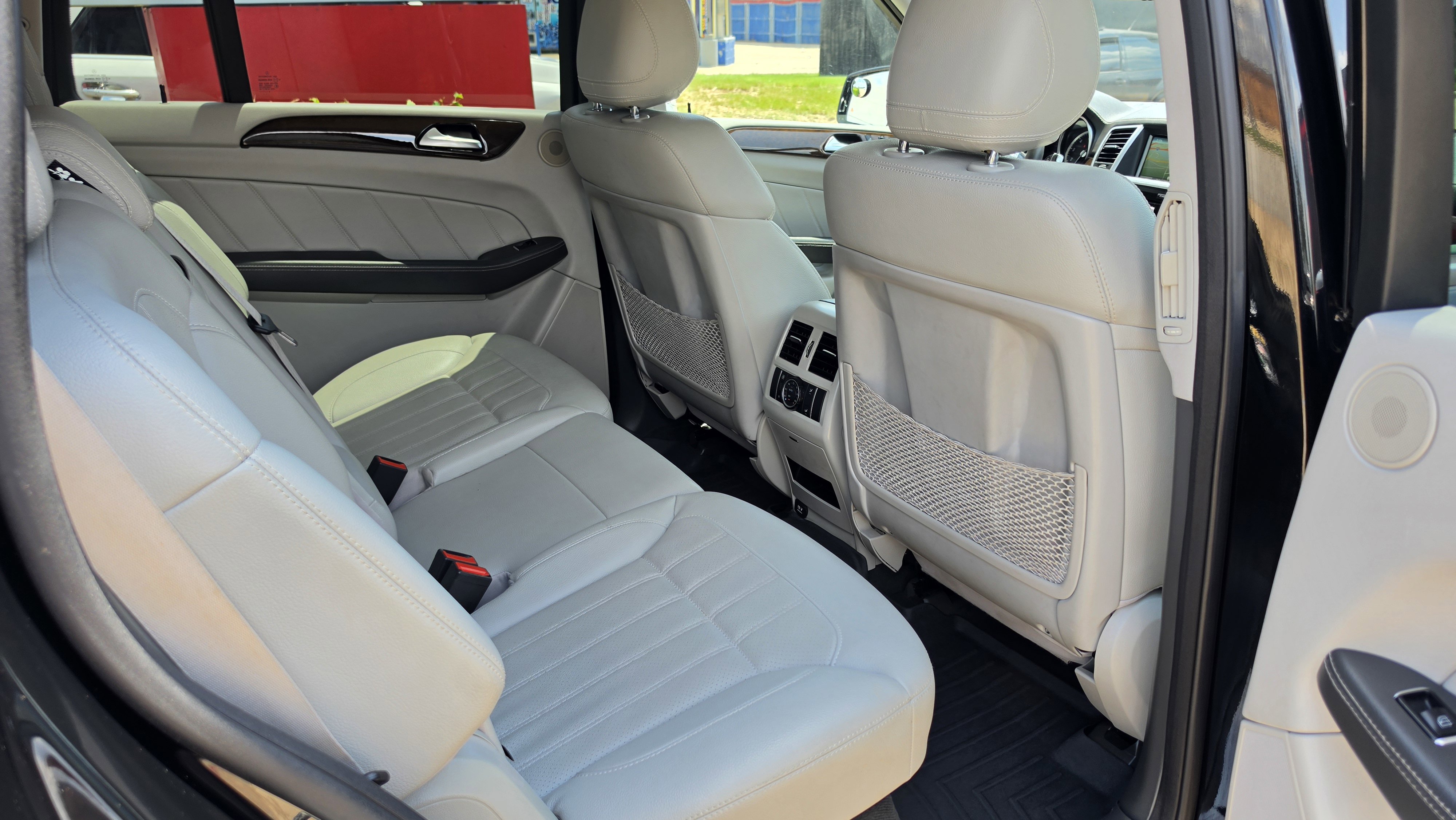 Used 2015 Mercedes-Benz GL 450 4MATIC w/ Appearance Package image 26