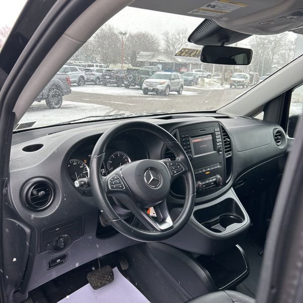 Used 2018 Mercedes-Benz Metris Passenger image 24