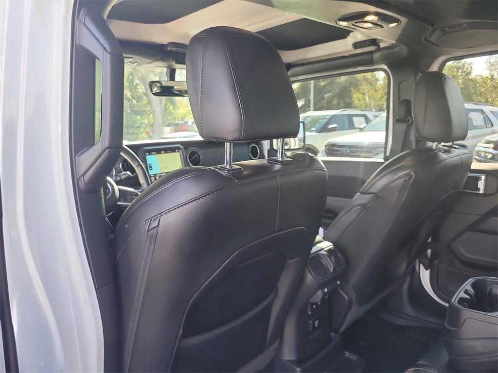 Used 2022 Jeep Wrangler Unlimited Sahara image 9
