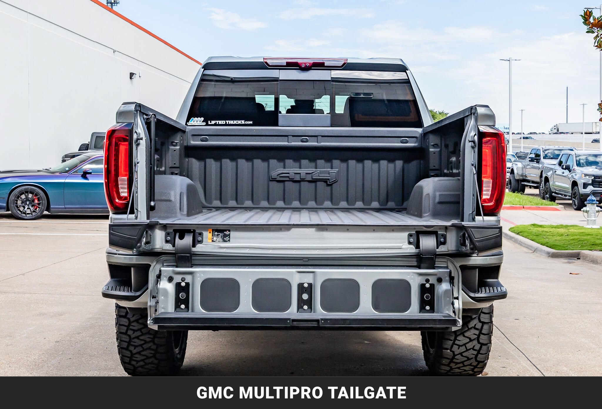 Used 2024 GMC Sierra 1500 AT4 w/ Technology Package AWD/4WD image 9