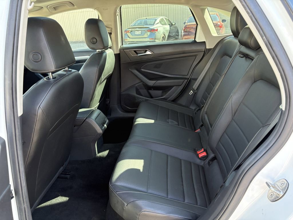 Used 2021 Volkswagen Jetta SE w/ SE Cold Weather Package image 22