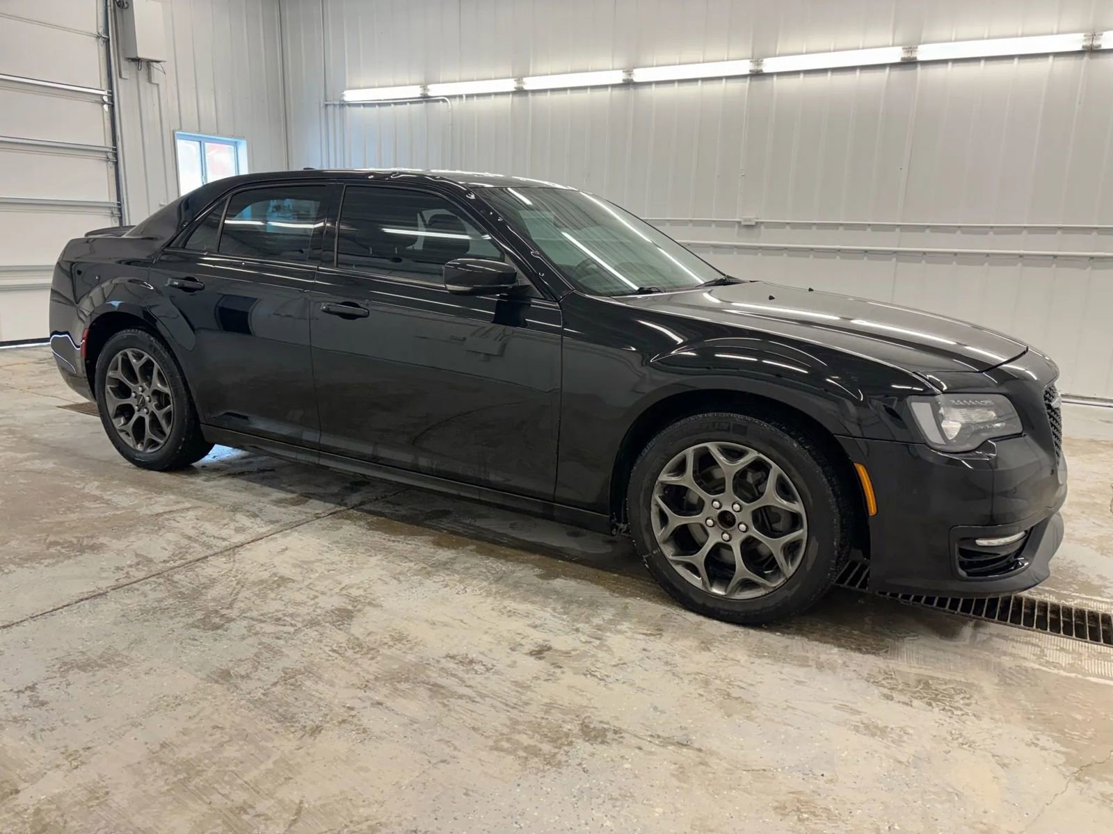 Used 2018 Chrysler 300 S w/ 300S Premium Group 2 image 15