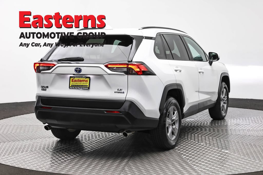 Used 2023 Toyota RAV4 LE AWD/4WD image 5