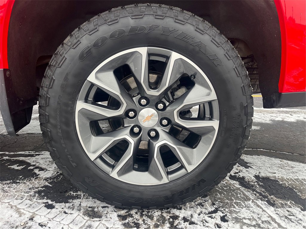 Used 2025 Chevrolet Silverado 1500 LT image 36