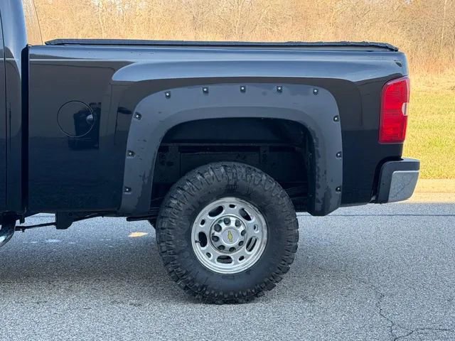 Used 2009 Chevrolet Silverado 2500 LT w/ Exterior Plus Package image 20