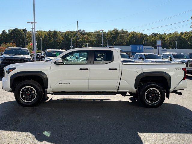 Used 2024 Toyota Tacoma TRD Off-Road AWD/4WD image 7