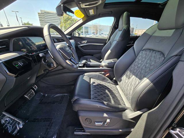 Used 2024 Audi SQ8 e-tron Prestige w/ Prestige Package AWD/4WD image 21