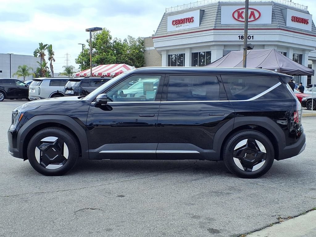 Used 2026 Kia EV9 Wind AWD/4WD image 2