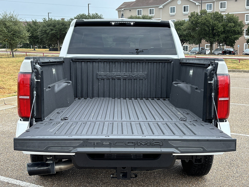 Certified 2026 Toyota Tacoma SR5 AWD/4WD image 7