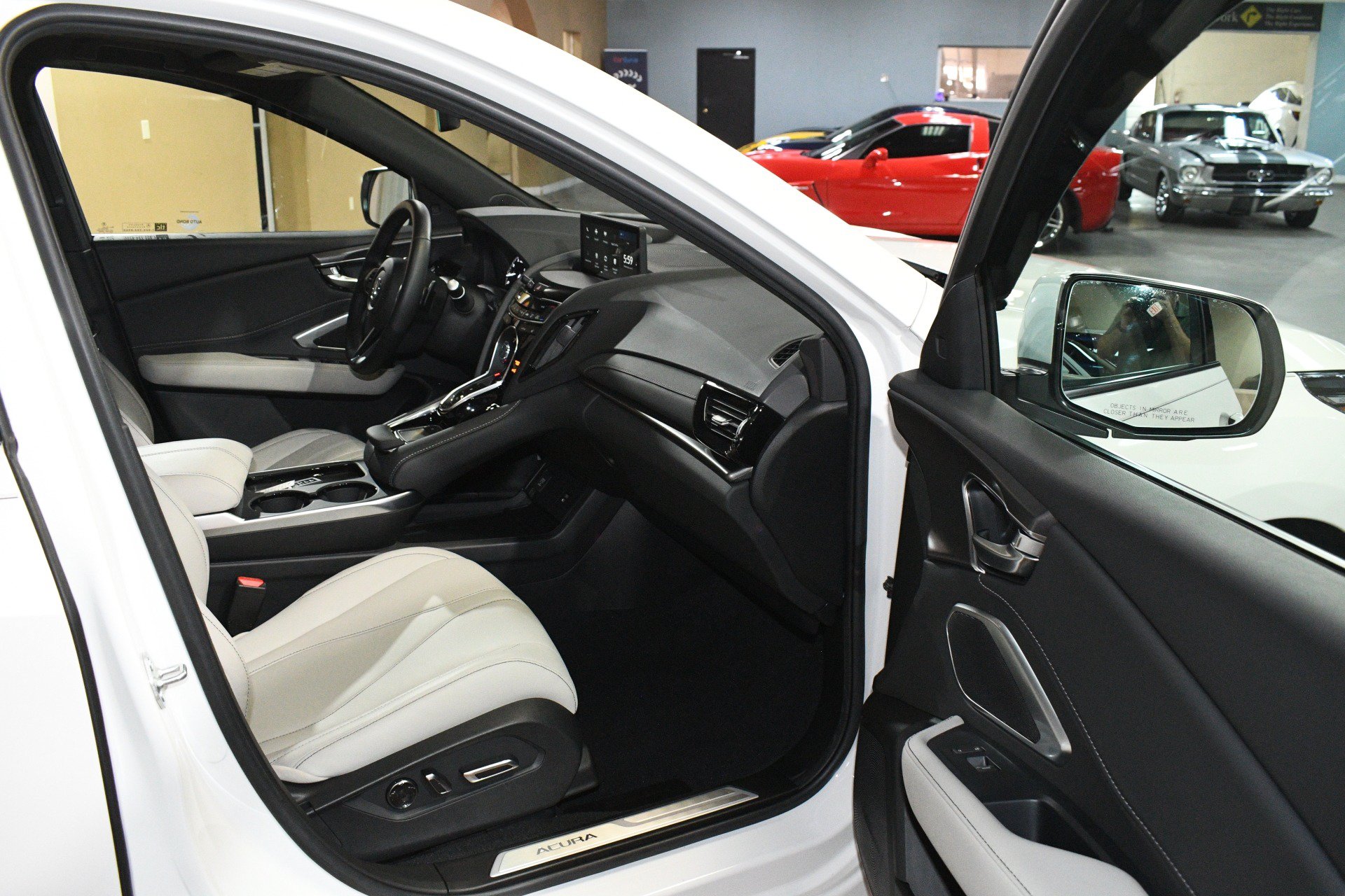 Used 2025 Acura RDX SH-AWD image 46