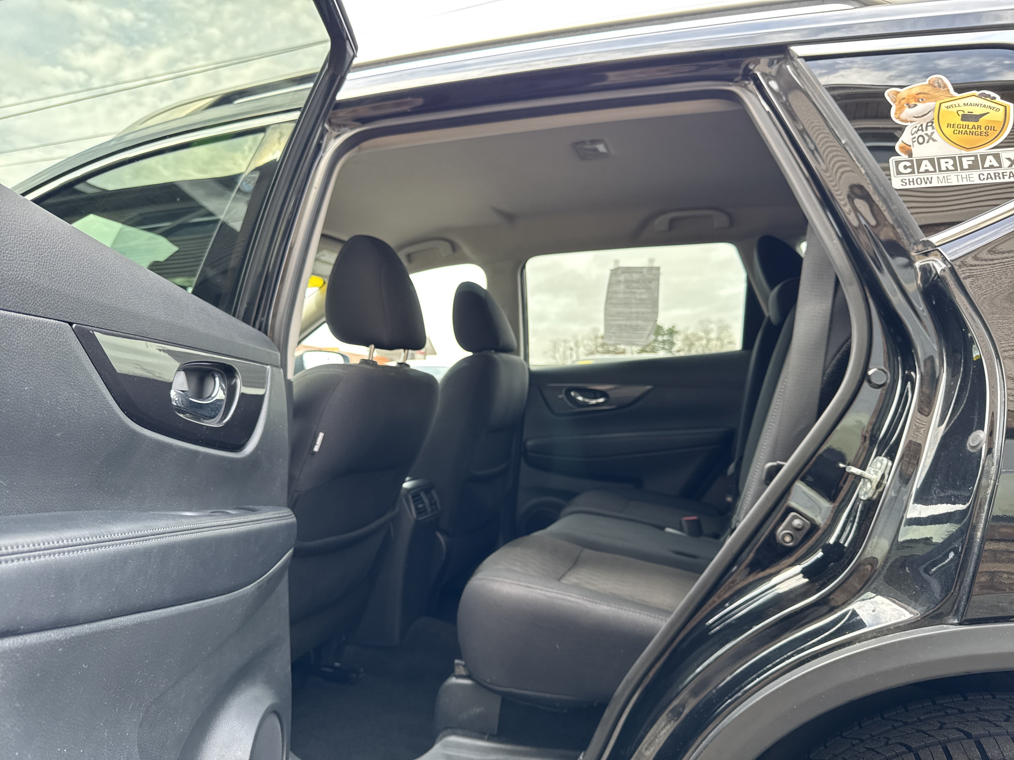 Used 2019 Nissan Rogue SV w/ Premium Package AWD/4WD image 3
