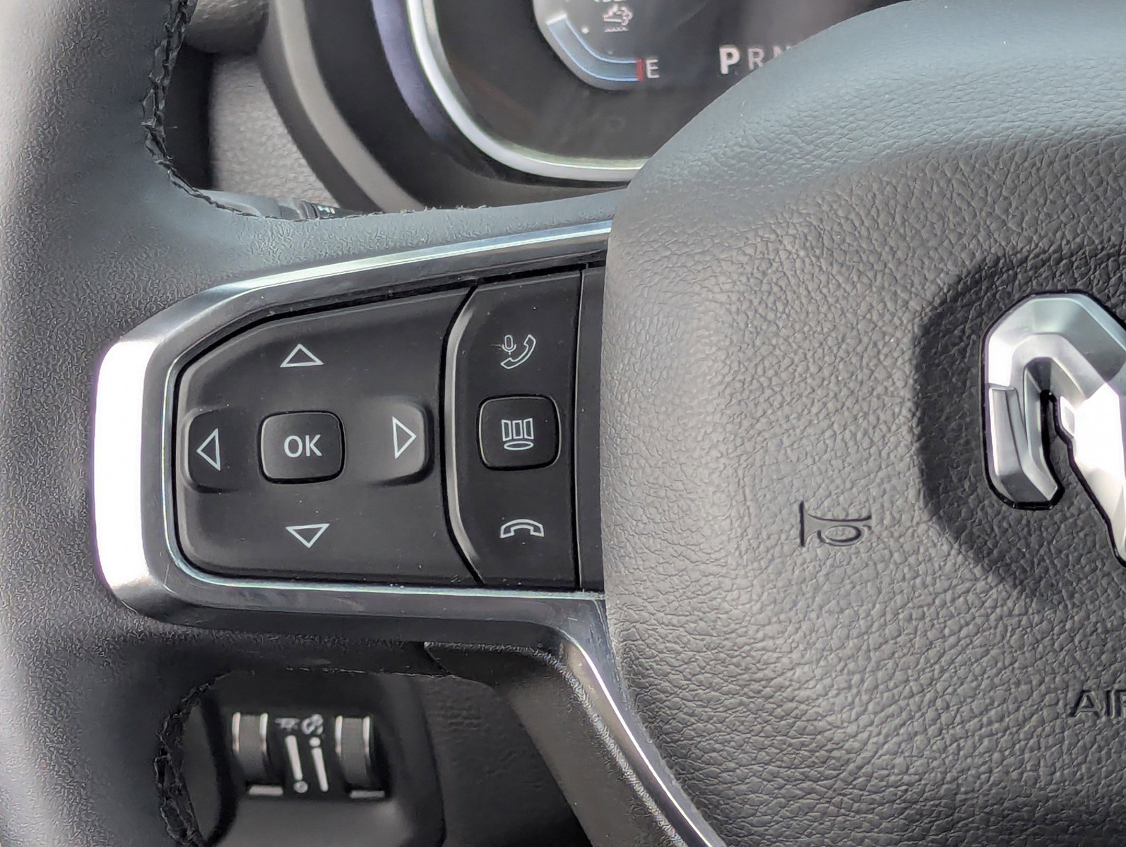 Used 2025 RAM 2500 Laramie image 25