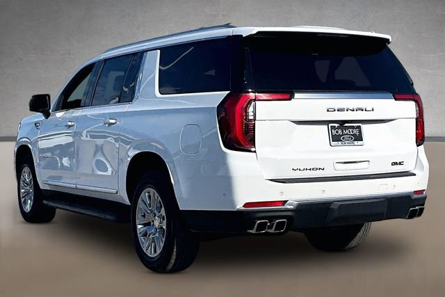 Used 2025 GMC Yukon XL Denali AWD/4WD image 11