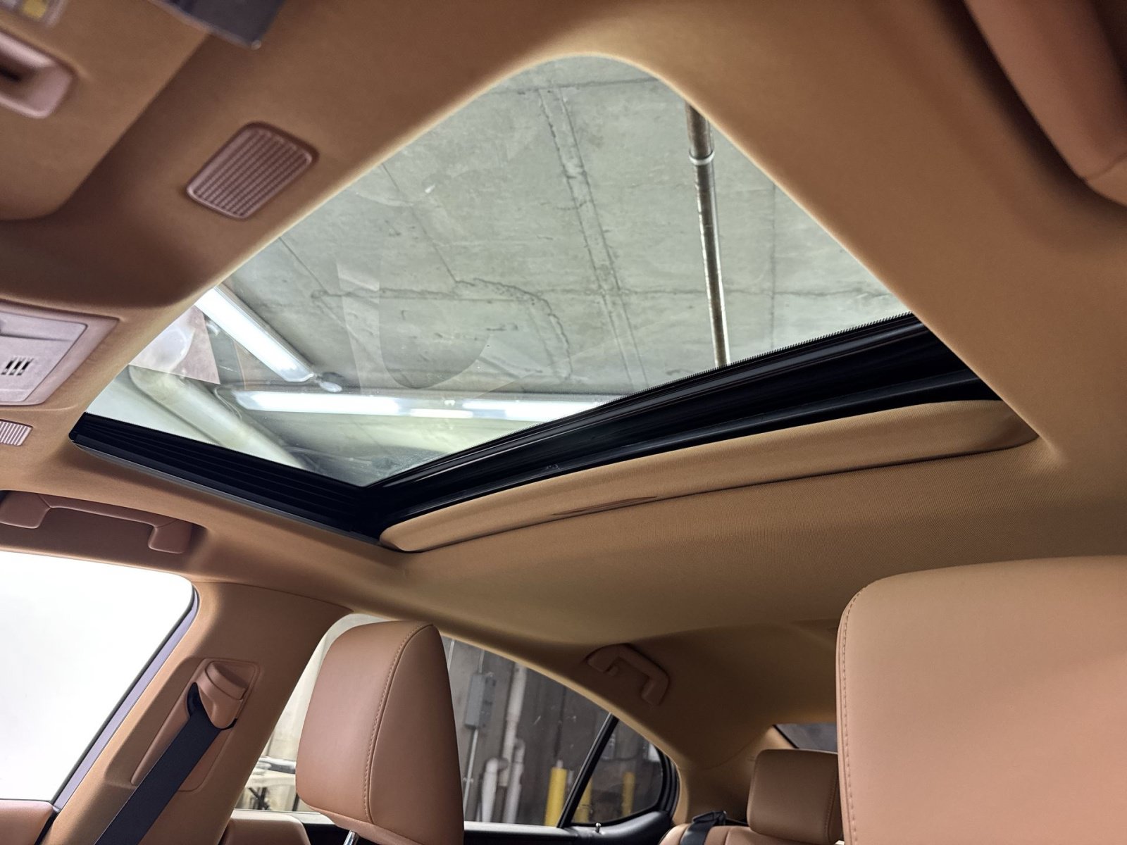 Used 2024 Lexus ES 300h w/ Premium Package FWD image 36