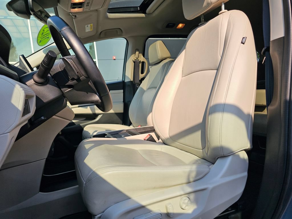 Used 2025 Honda Odyssey EX-L image 21