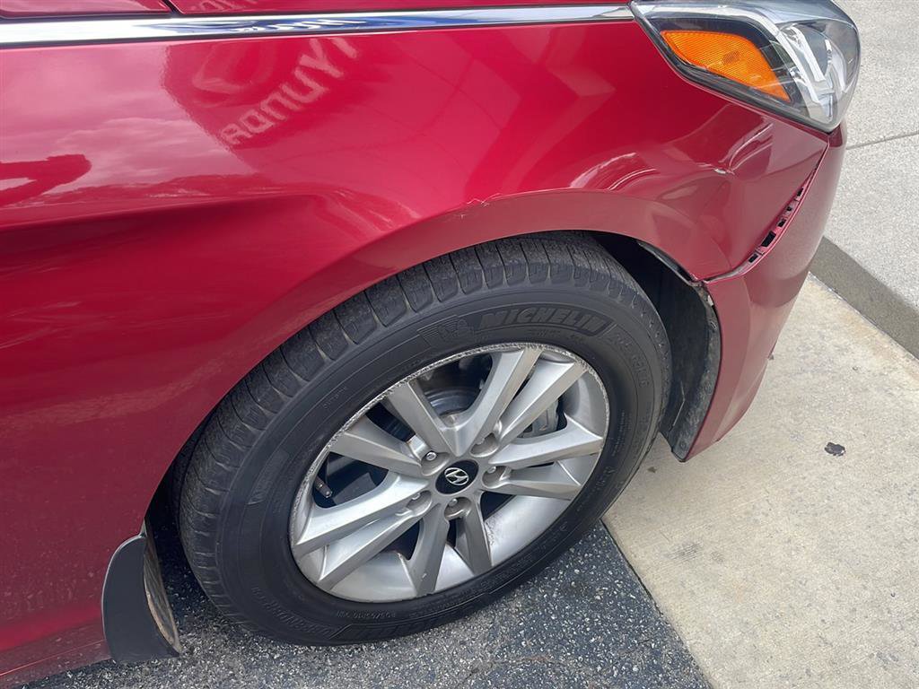 Used 2015 Hyundai Sonata SE w/ Option Group 02 FWD image 10