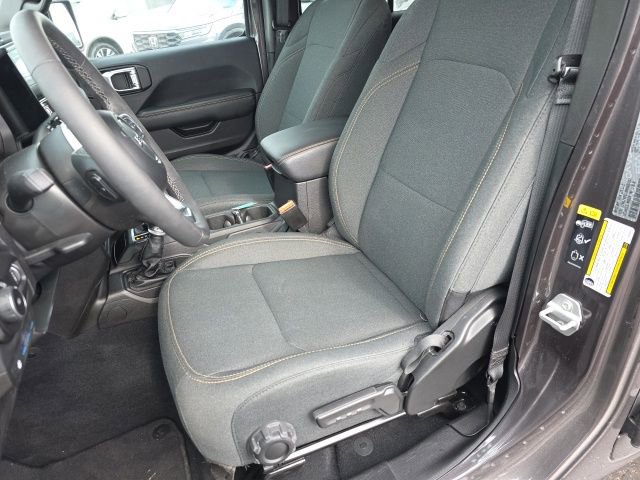 Used 2025 Jeep Wrangler Unlimited Sahara w/ Safety Group image 14
