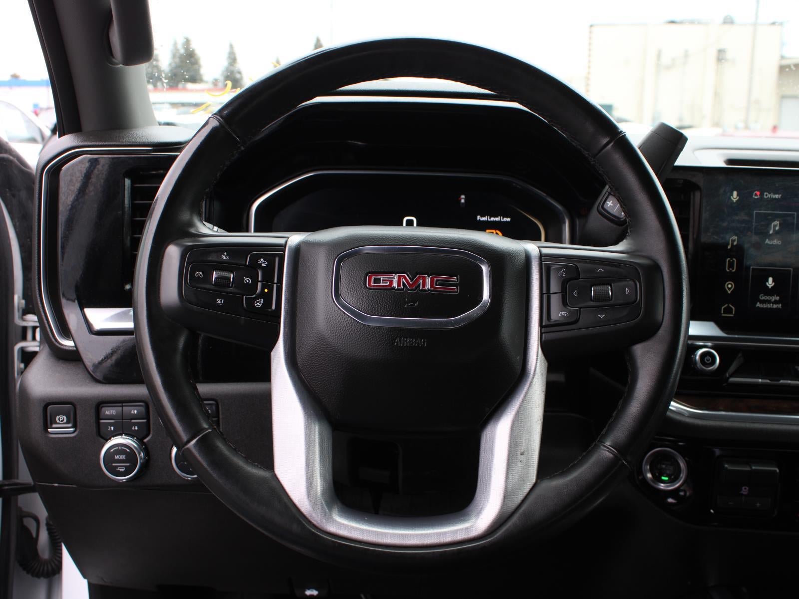 Used 2025 GMC Sierra 2500 SLT w/ SLT Convenience Package AWD/4WD image 8