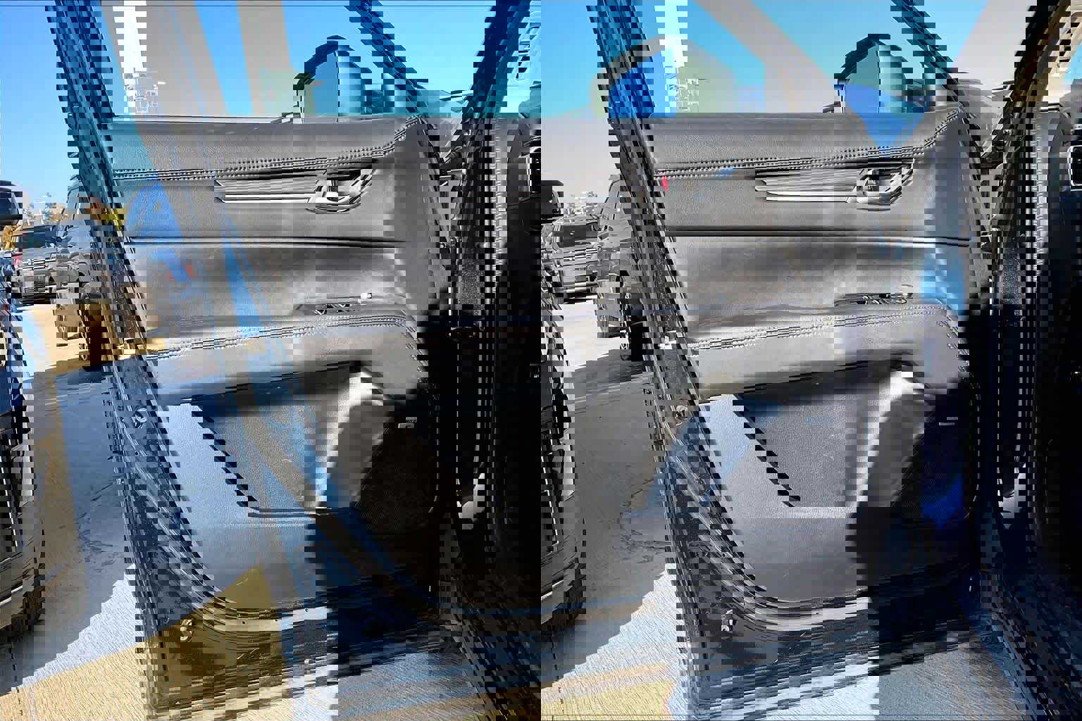 Used 2023 MAZDA CX-5 AWD 2.5 S w/ Premium Package image 17