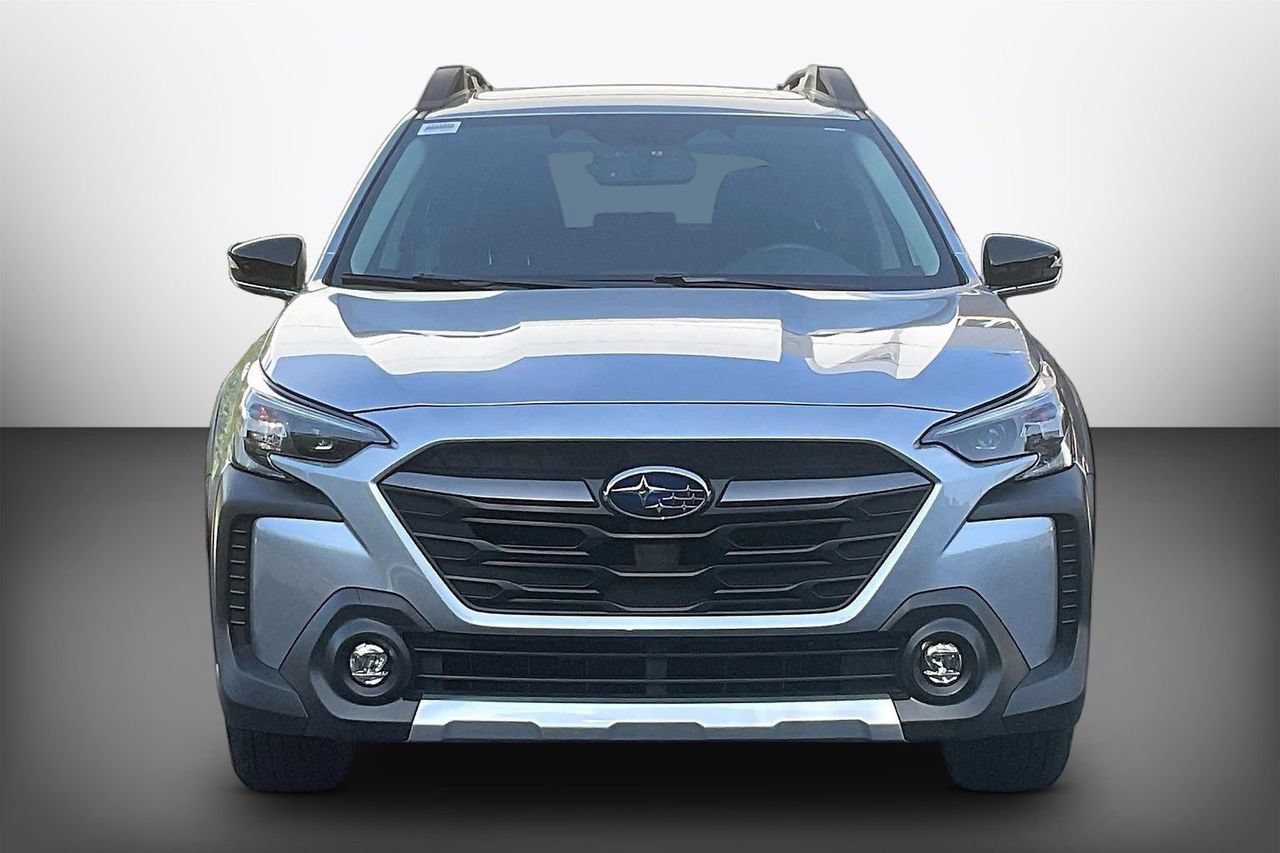 Used 2025 Subaru Outback Limited AWD/4WD image 3