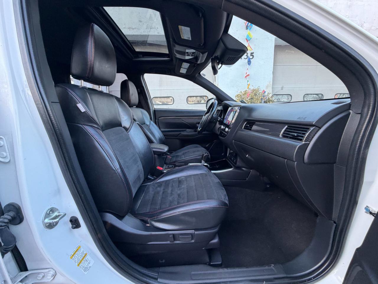 Used 2020 Mitsubishi Outlander LE FWD image 37