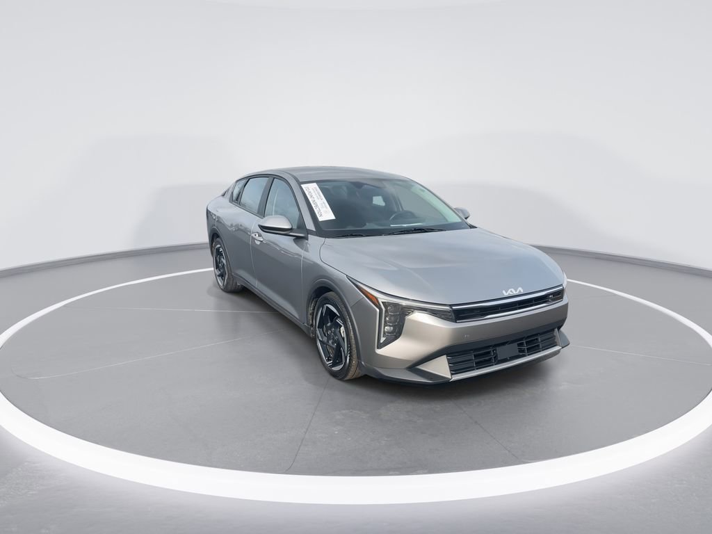 Used 2025 Kia K4 EX image 2