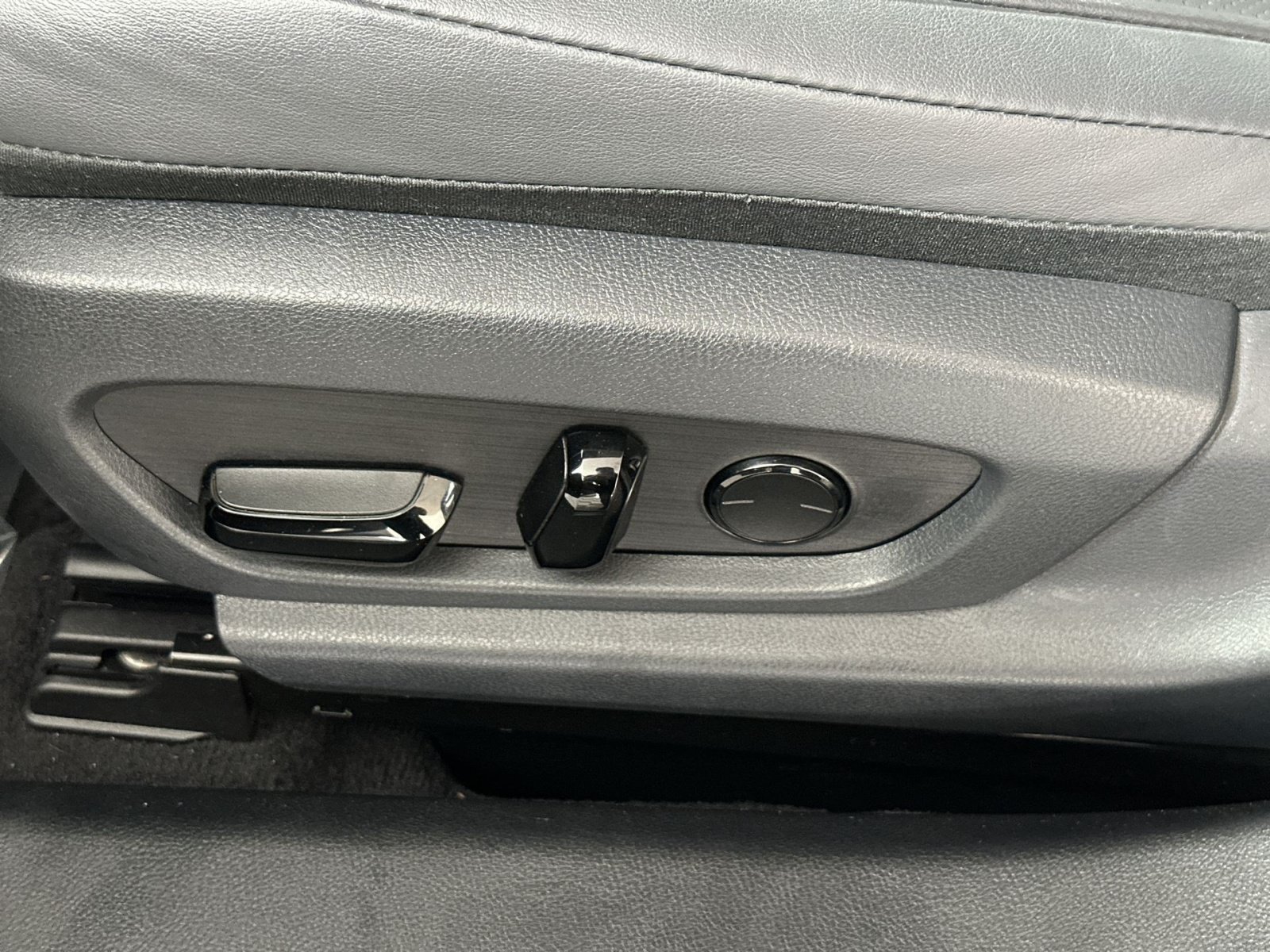 Used 2023 Lexus ES 350 w/ Premium Package FWD image 14