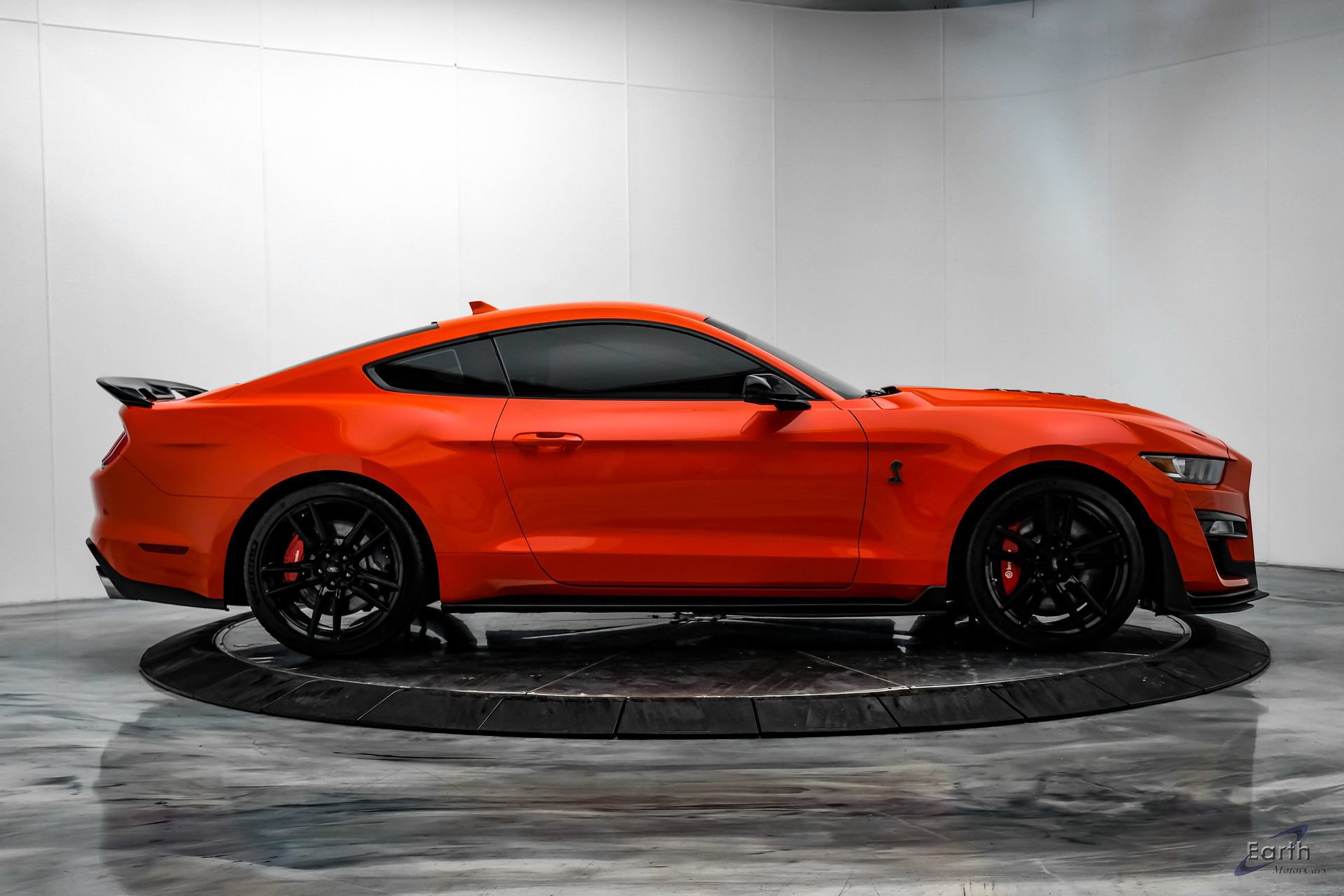 Used 2022 Ford Mustang Shelby GT500 w/ Technology Package RWD image 16