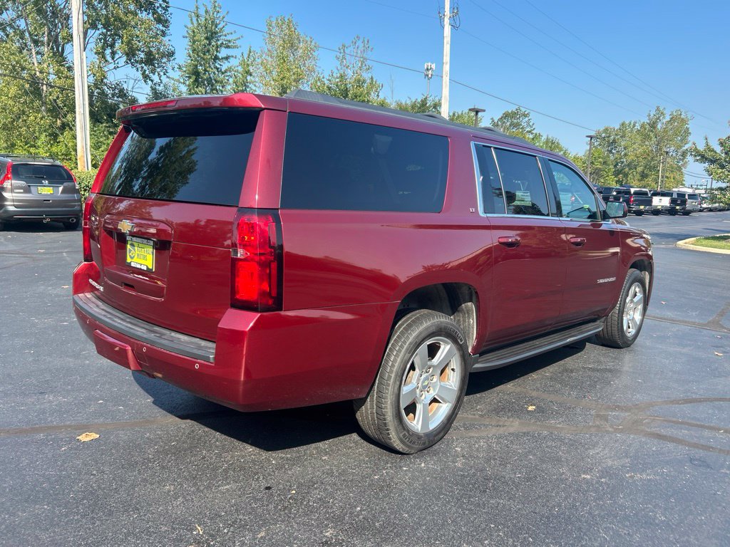 Used 2017 Chevrolet Suburban LT w/ Luxury Package AWD/4WD image 8