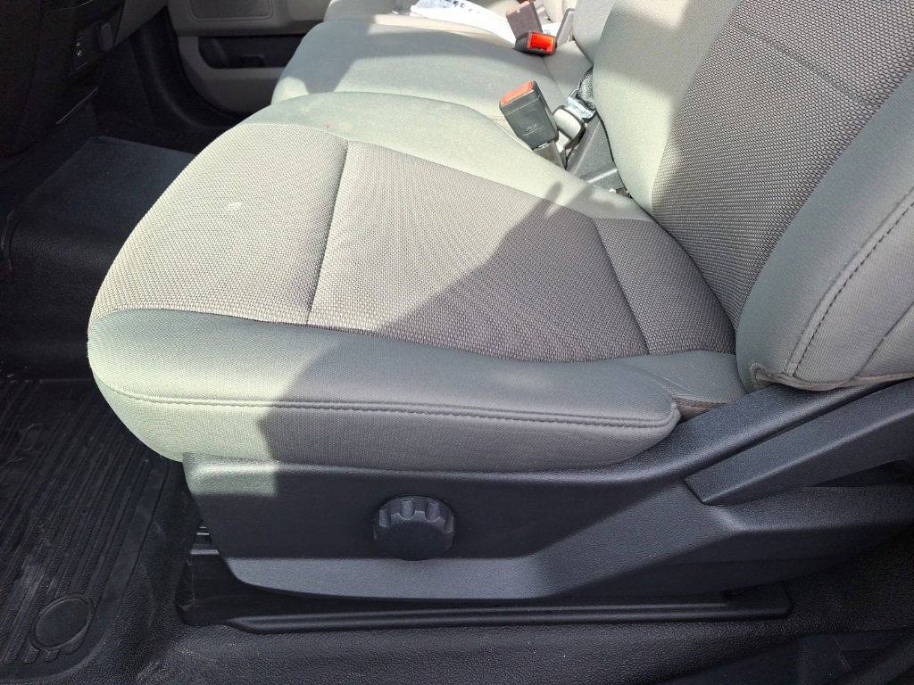 Used 2022 Ford F250 XL w/ Power Equipment Group image 6