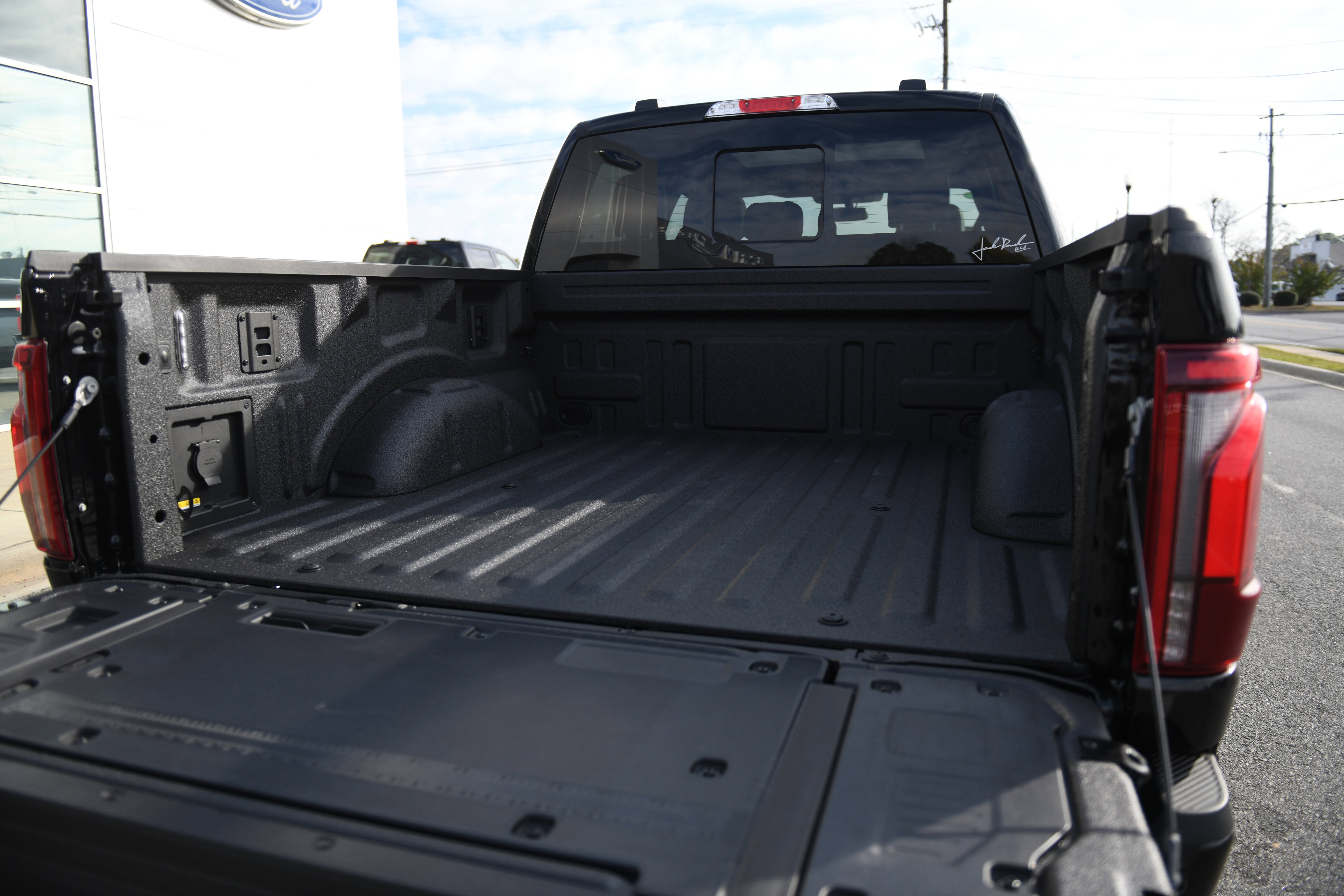 New 2025 Ford F150 Lariat w/ Equipment Group 502A High AWD/4WD image 16