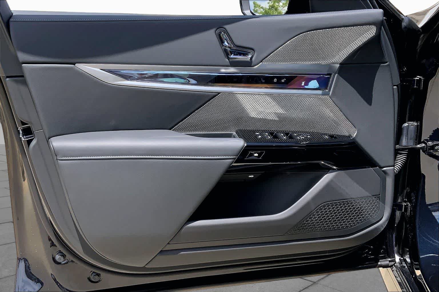 New 2026 BMW 760i xDrive AWD/4WD image 10