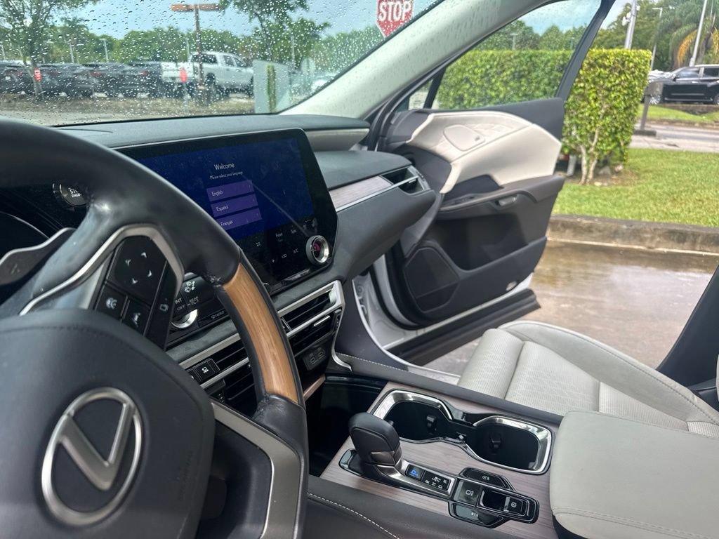 Certified 2024 Lexus RX 350 FWD w/ Convenience Package image 11