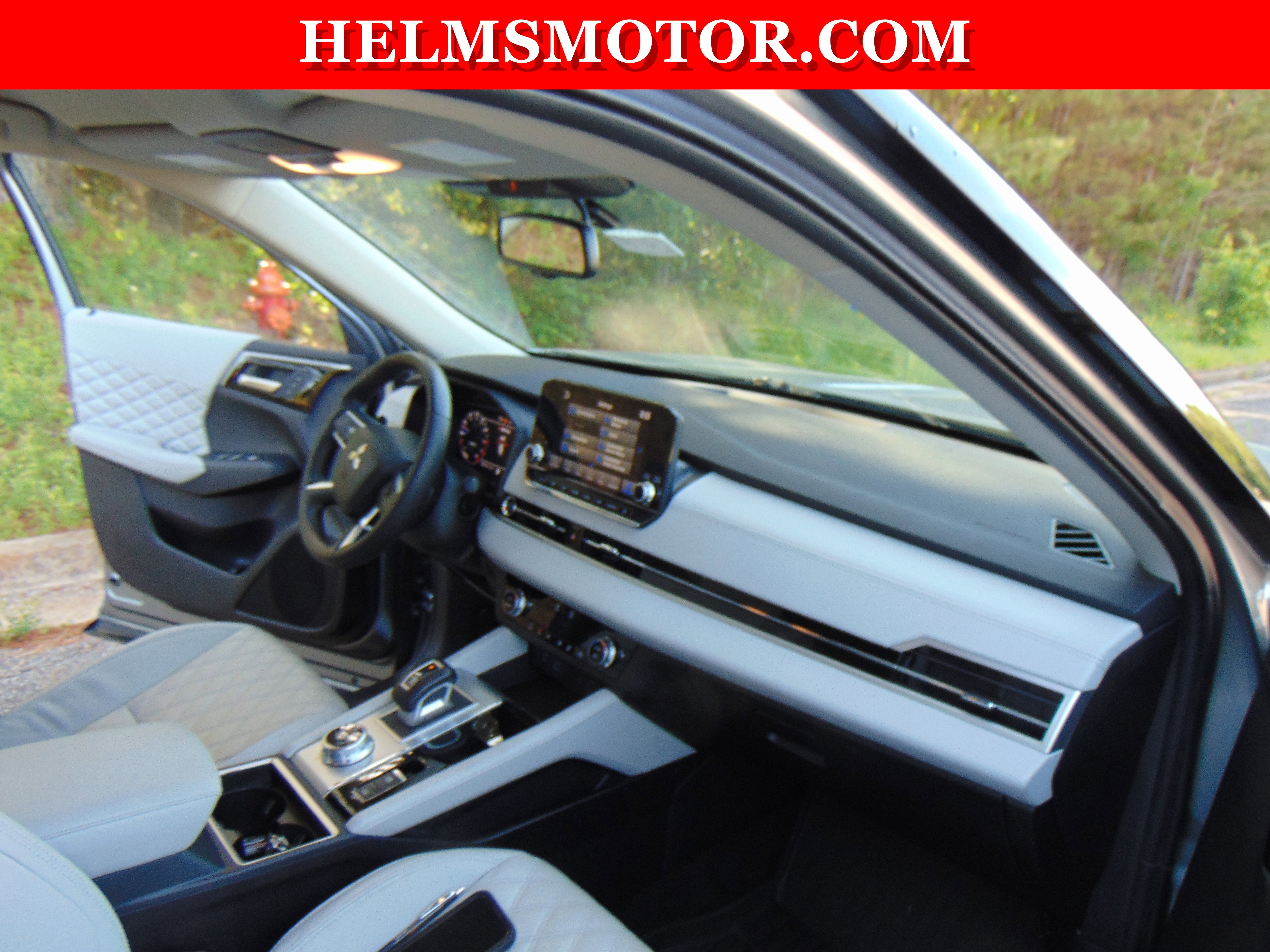 Used 2024 Mitsubishi Outlander SEL FWD image 36