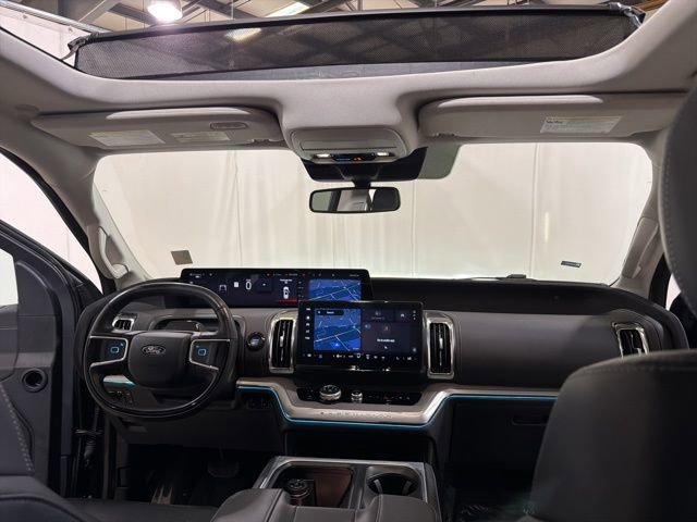 Used 2025 Ford Expedition Platinum AWD/4WD image 32